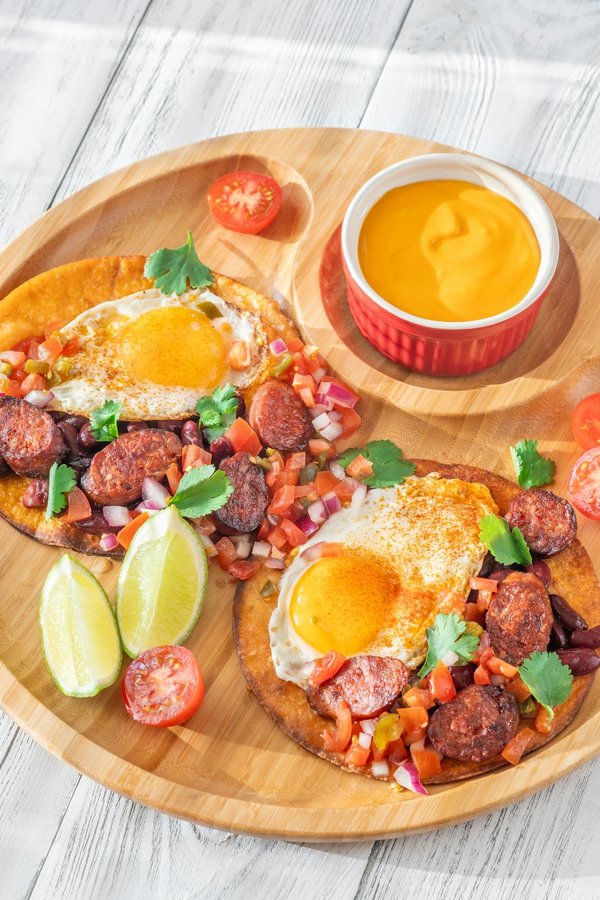 ¿Cuál es la mejor manera de hacer tostadas francesas con pan viejo?